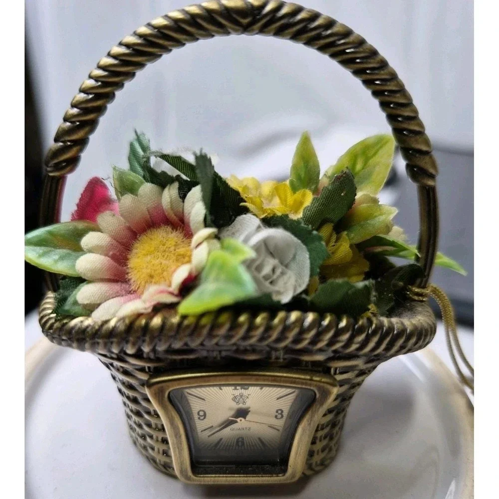 Vintage Waterbury Clock Co Timex Mini Flower Basket Clock Quartz Brass Figurine